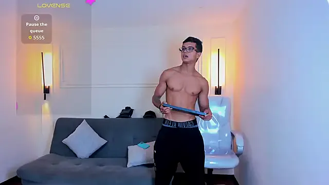 hornyshow_tv – webcam model profile photo Image 17