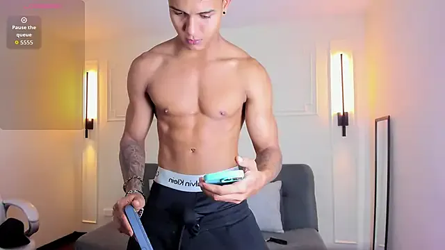 hornyshow_tv – webcam model profile photo Image 9