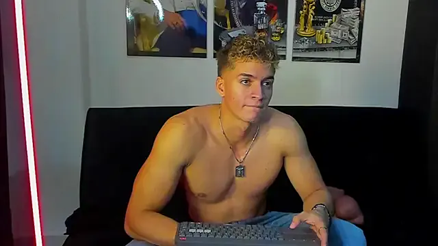 trainwithme – webcam model profile photo Image 3