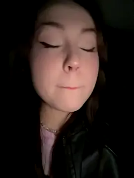 living_doll – webcam model profile photo Image 13