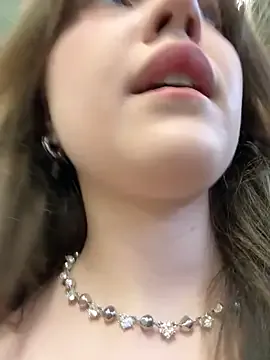 living_doll – webcam model profile photo Image 14