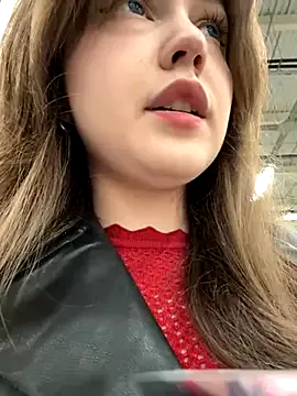 living_doll – webcam model profile photo Image 16