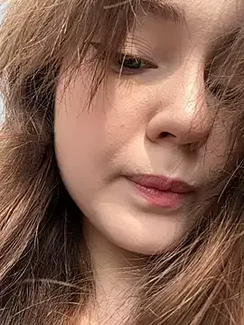 living_doll – webcam model profile photo Image 5