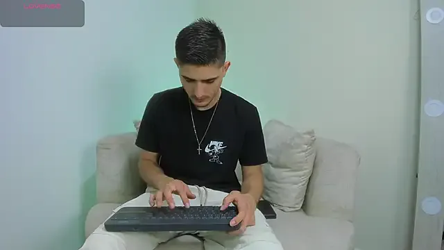 GmGit – webcam model profile photo Image 10