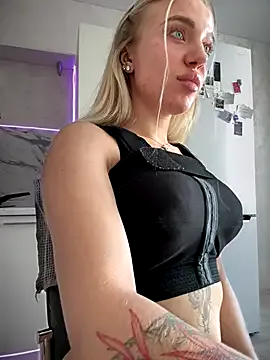 TwinksNextDoor – webcam model profile photo Image 16