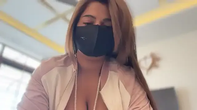 WitchAnnie – webcam model profile photo Image 4