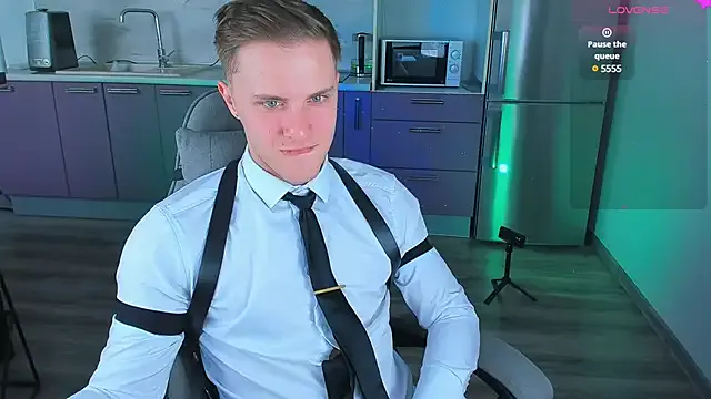 RaphaelFox Image 6