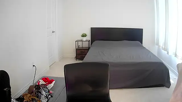 WitchAnnie – webcam model profile photo Image 2