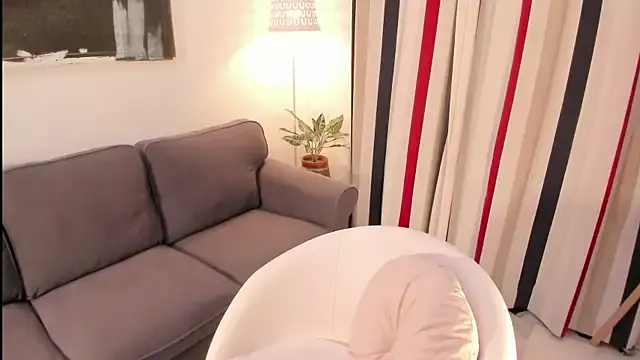 petites_perles – webcam model profile photo Image 18