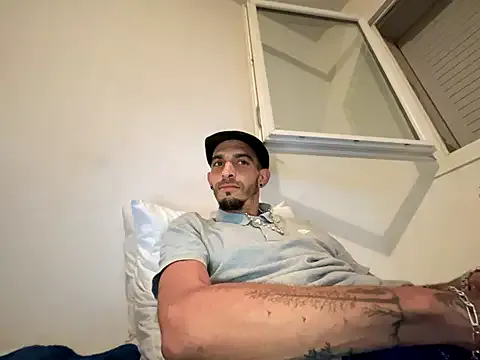 PabloArena – webcam model profile photo Image 14