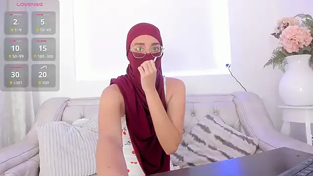 Cute-Simmi69 – webcam model profile photo Image 3