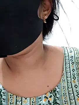 AmberJoulie – webcam model profile photo Image 7