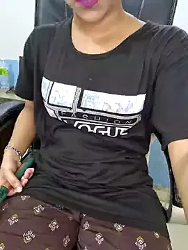 alexandjohntv – webcam model profile photo Image 12