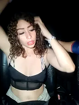 petites_perles – webcam model profile photo Image 3