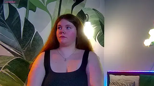 roouse – webcam model profile photo Image 11