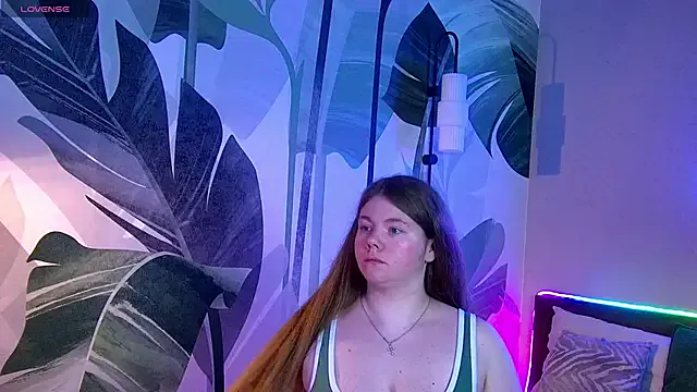 roouse – webcam model profile photo Image 2