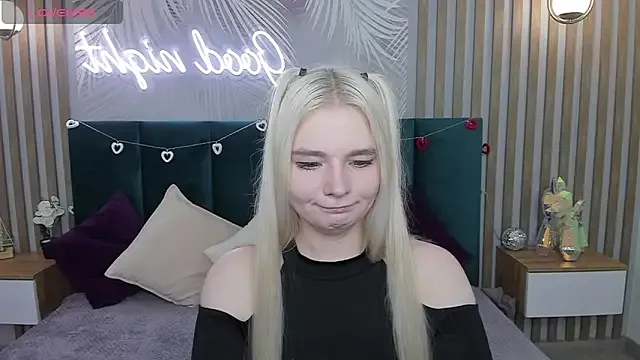 _Alicee_1 – webcam model profile photo Image 15