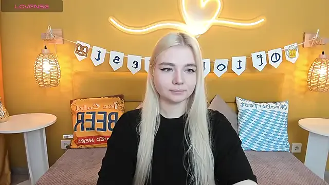 _Alicee_1 – webcam model profile photo Image 18