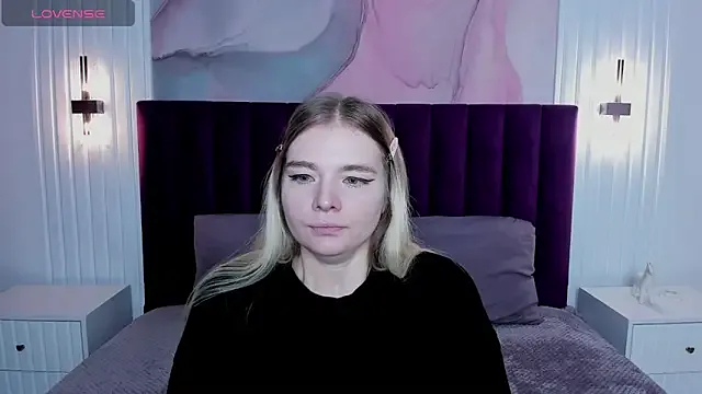 _Alicee_1 – webcam model profile photo Image 5