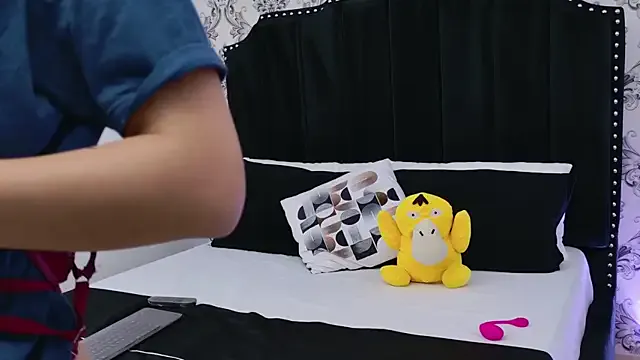 Cute-Simmi69 – webcam model profile photo Image 6