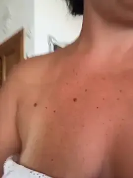 QYBOYS-001 – webcam model profile photo Image 12