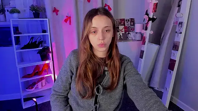 lynnalltop – webcam model profile photo Image 12