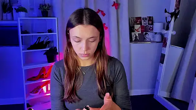 lynnalltop – webcam model profile photo Image 15