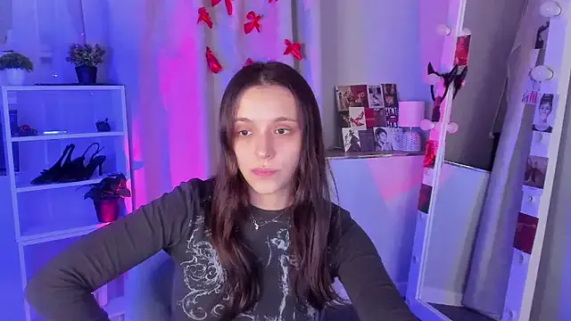 lynnalltop – webcam model profile photo Image 16