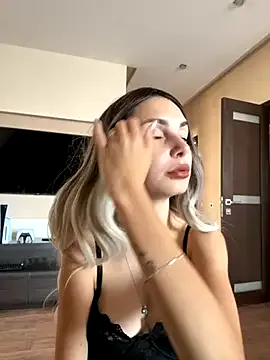 RoxyScarlett chat room preview Image 9