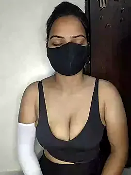 PabloArena – webcam model profile photo Image 2