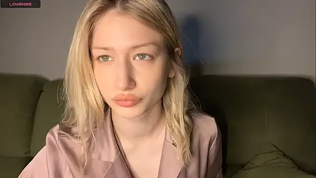 justbarbie_new_ – webcam model profile photo Image 2