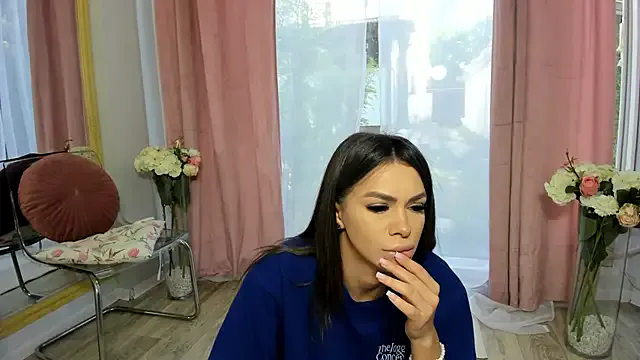 Megu_Melon – webcam model profile photo Image 2