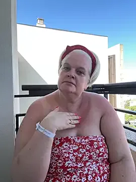 LoraDevine – webcam model profile photo Image 19