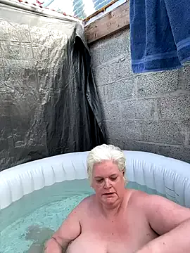 LoraDevine – webcam model profile photo Image 5