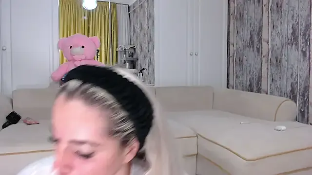 TwinksNextDoor – webcam model profile photo Image 6