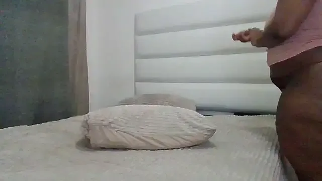 someone_sweet – webcam model profile photo Image 13