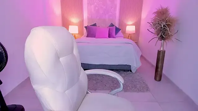 clarity_yumi – webcam model profile photo Image 8