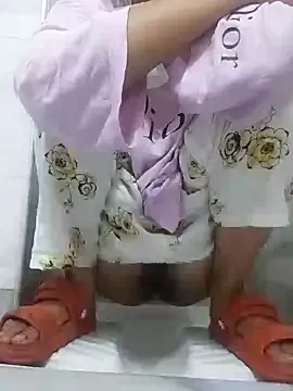 Cute-Simmi69 – webcam model profile photo Image 7