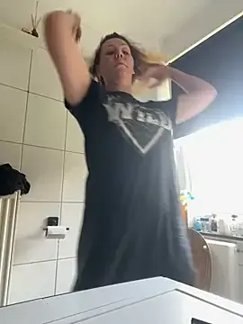 WitchAnnie – webcam model profile photo Image 5