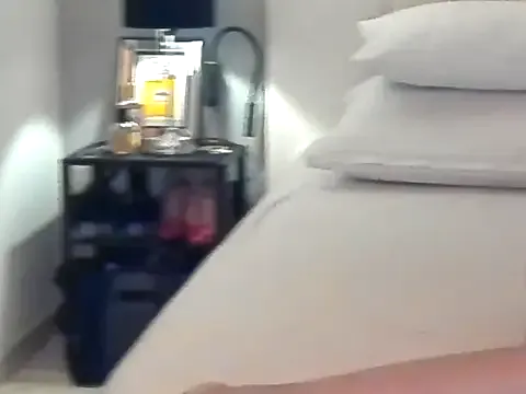 AlicePayne chat room preview Image 6