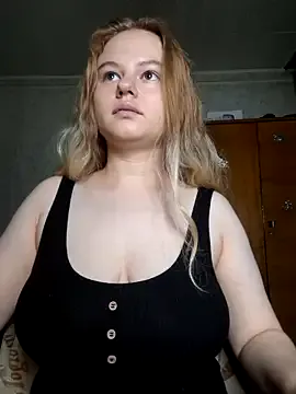 roouse – webcam model profile photo Image 12