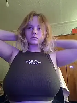 roouse – webcam model profile photo Image 14