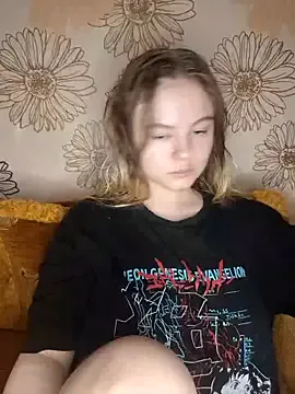 roouse – webcam model profile photo Image 4