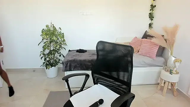 loving_ladies – webcam model profile photo Image 12