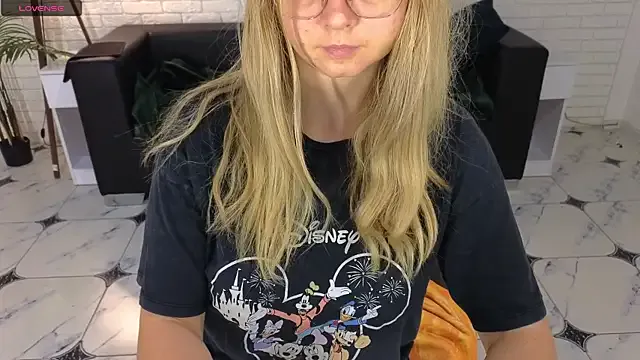 alexandjohntv – webcam model profile photo Image 16