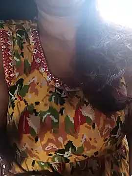 sweetshy_ – webcam model profile photo Image 12