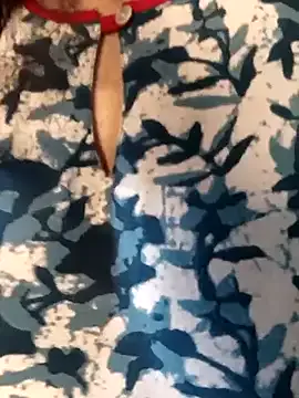 sweetshy_ – webcam model profile photo Image 2