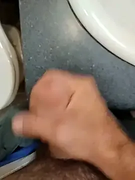 Benjamin_show – webcam model profile photo Image 7