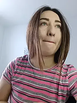 bisexualmilf – webcam model profile photo Image 13