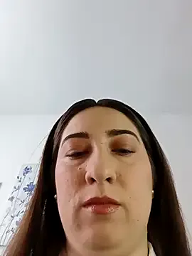 bisexualmilf – webcam model profile photo Image 19